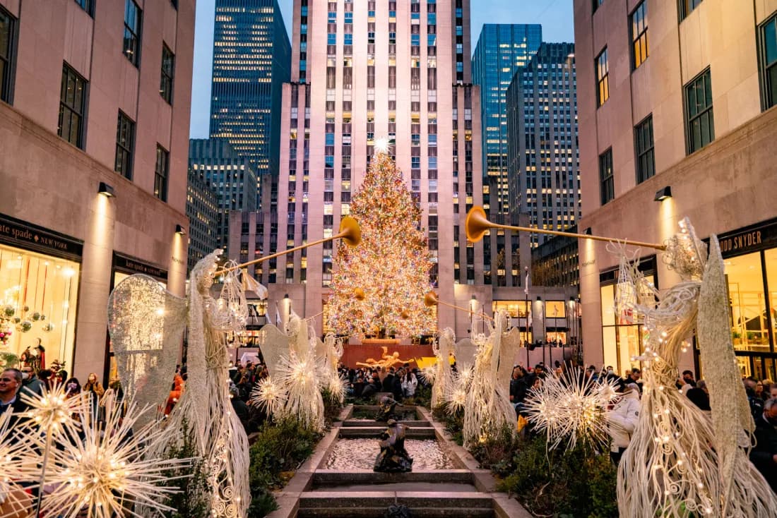 Christmas Bars in NYC with ALL the Holiday Spirits
