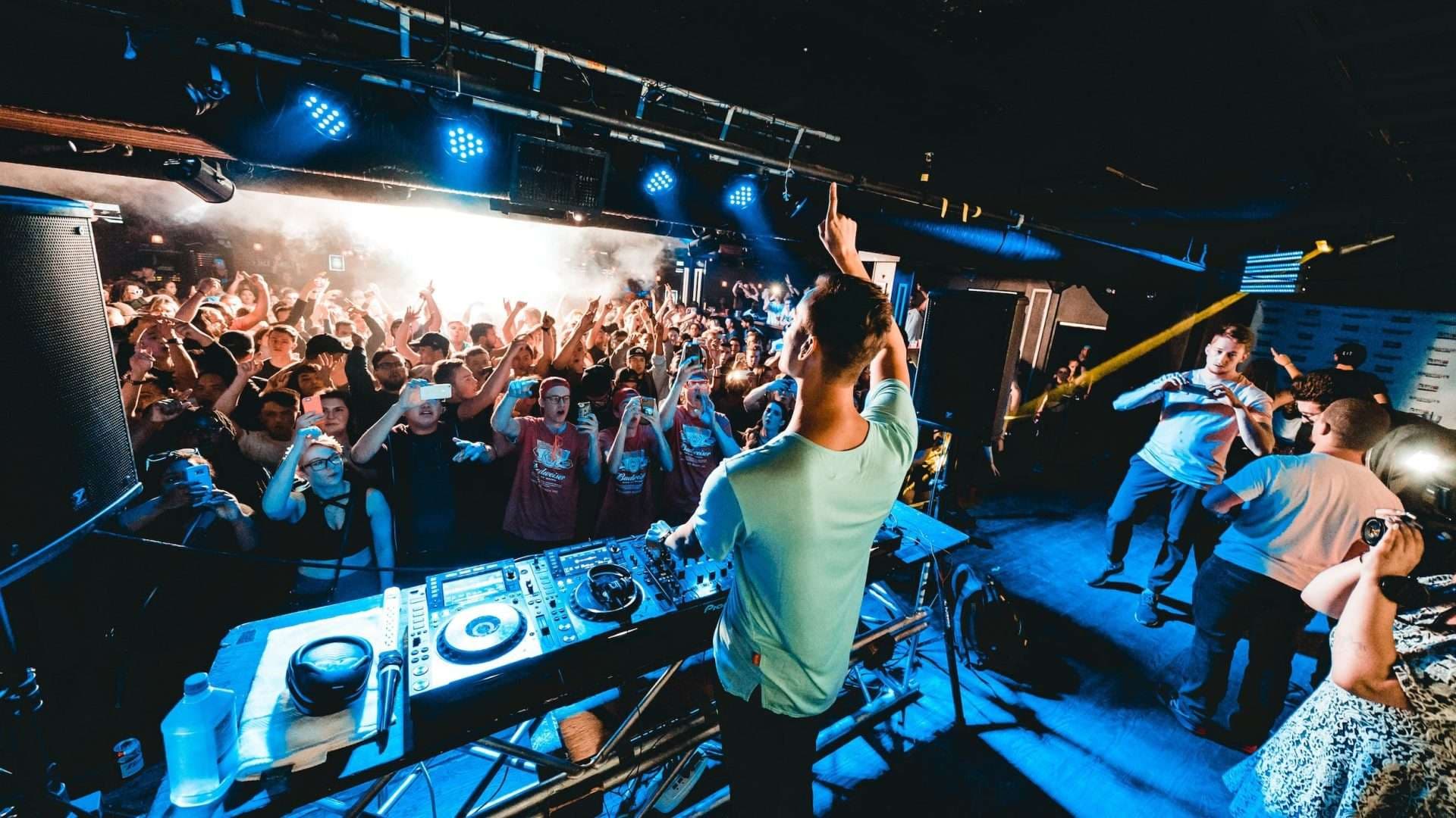 Exploring London’s Best Nightlife: A Guide to the City’s Top Spots